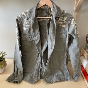 American Eagle embroidered jean jacket